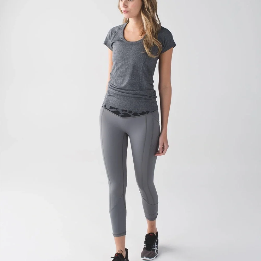 Lululemon All The Right Places Crop |